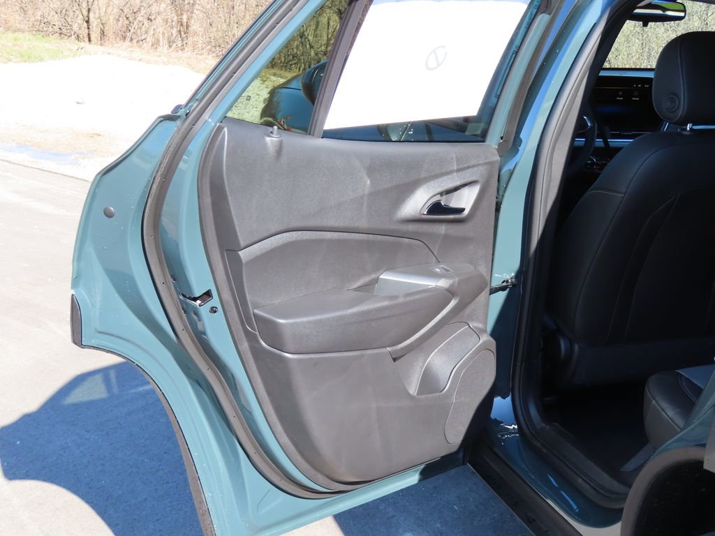 New 2026 Chevrolet Trax LT w/ Driver Confidence Package FWD image 24