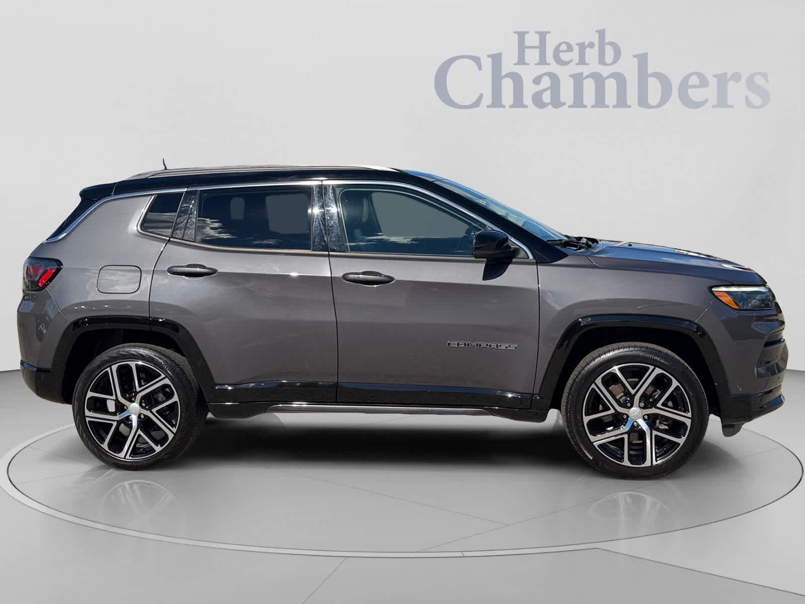 Used 2024 Jeep Compass Limited w/ Elite Group AWD/4WD image 5