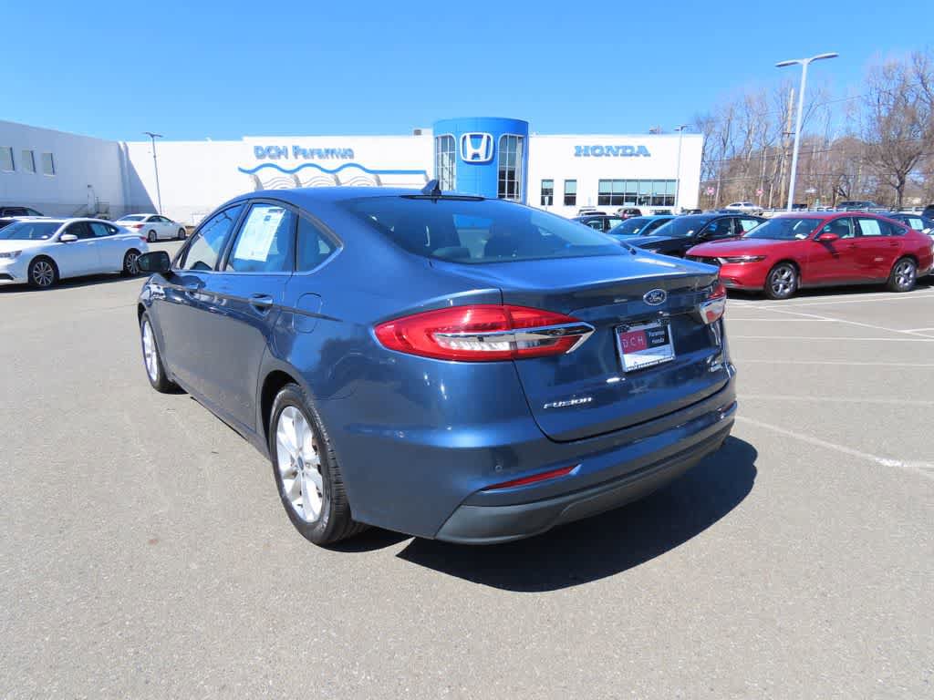Used 2019 Ford Fusion SE image 4