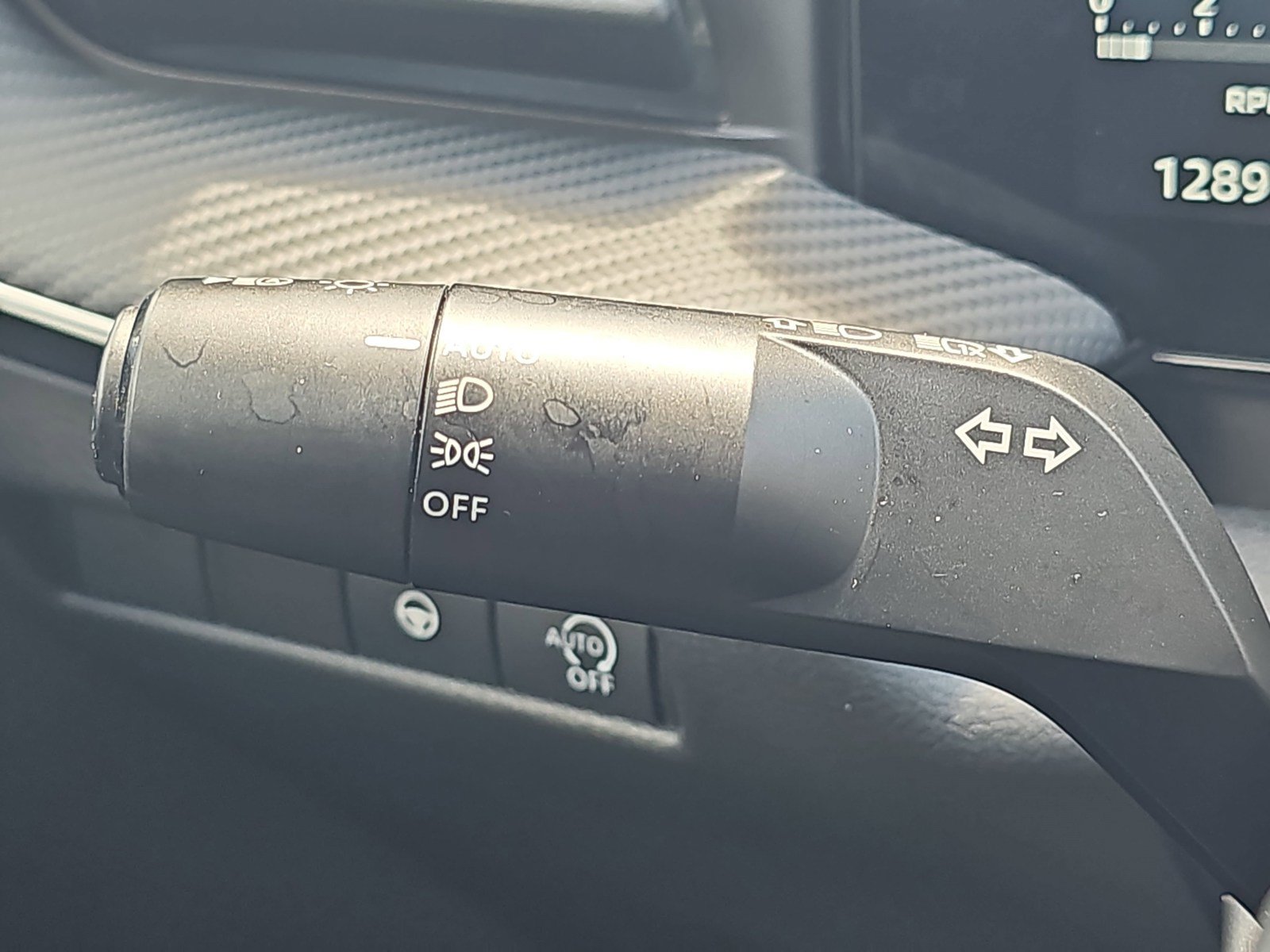 Used 2025 Nissan Kicks SR FWD image 26
