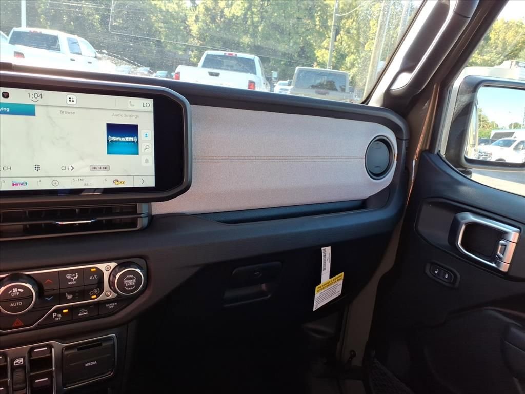 New 2025 Jeep Gladiator Sport image 19