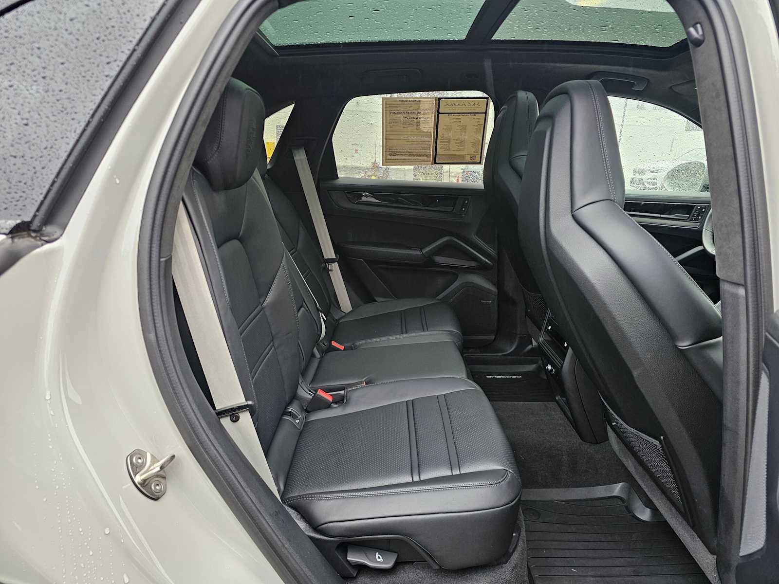 Used 2025 Porsche Cayenne GTS AWD/4WD image 12