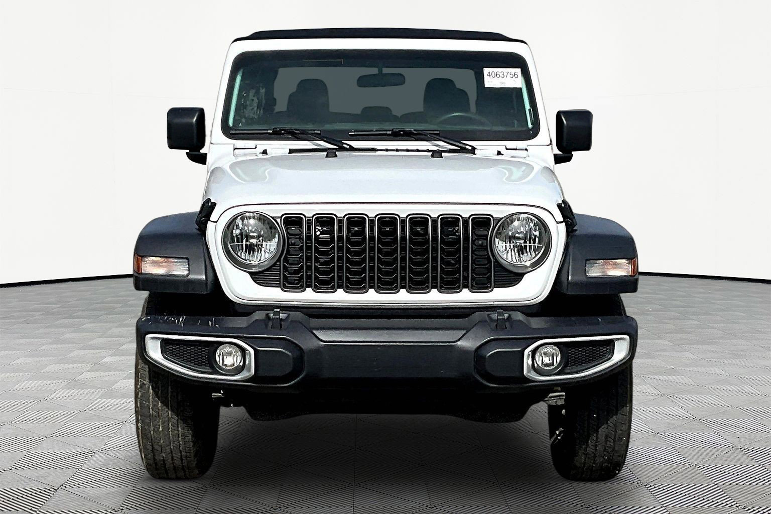 Used 2024 Jeep Gladiator Sport AWD/4WD image 2