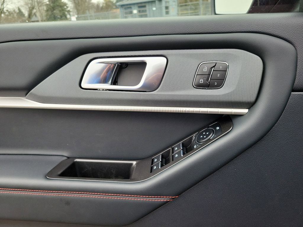 New 2026 Ford Explorer ST-Line w/ ST-Line Street Pack image 18