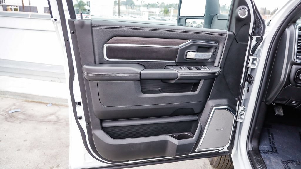 New 2026 RAM 3500 Laramie AWD/4WD image 24