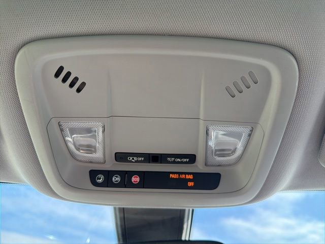 Used 2017 Chevrolet Malibu LT FWD image 32