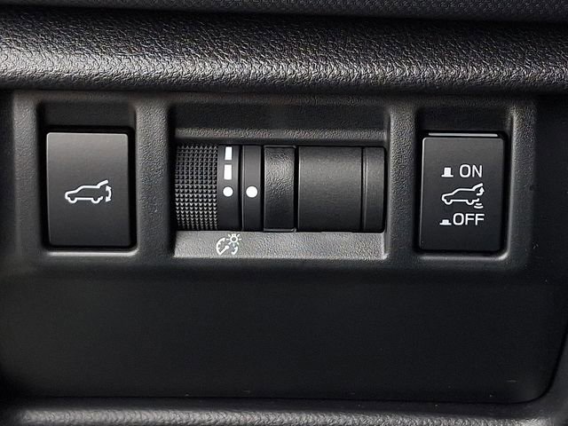 Certified 2025 Subaru Forester Premium image 25