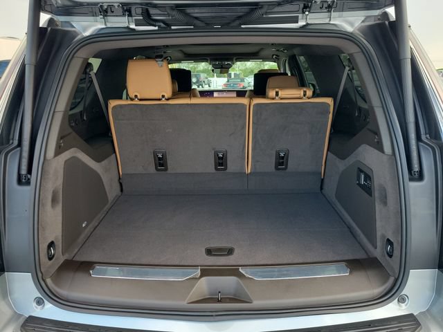 New 2026 Cadillac Escalade ESV Luxury w/ Touring Package AWD/4WD image 11