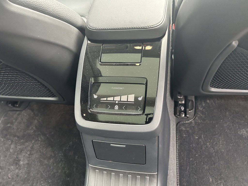 Certified 2025 Volvo S90 T8 Plus image 20