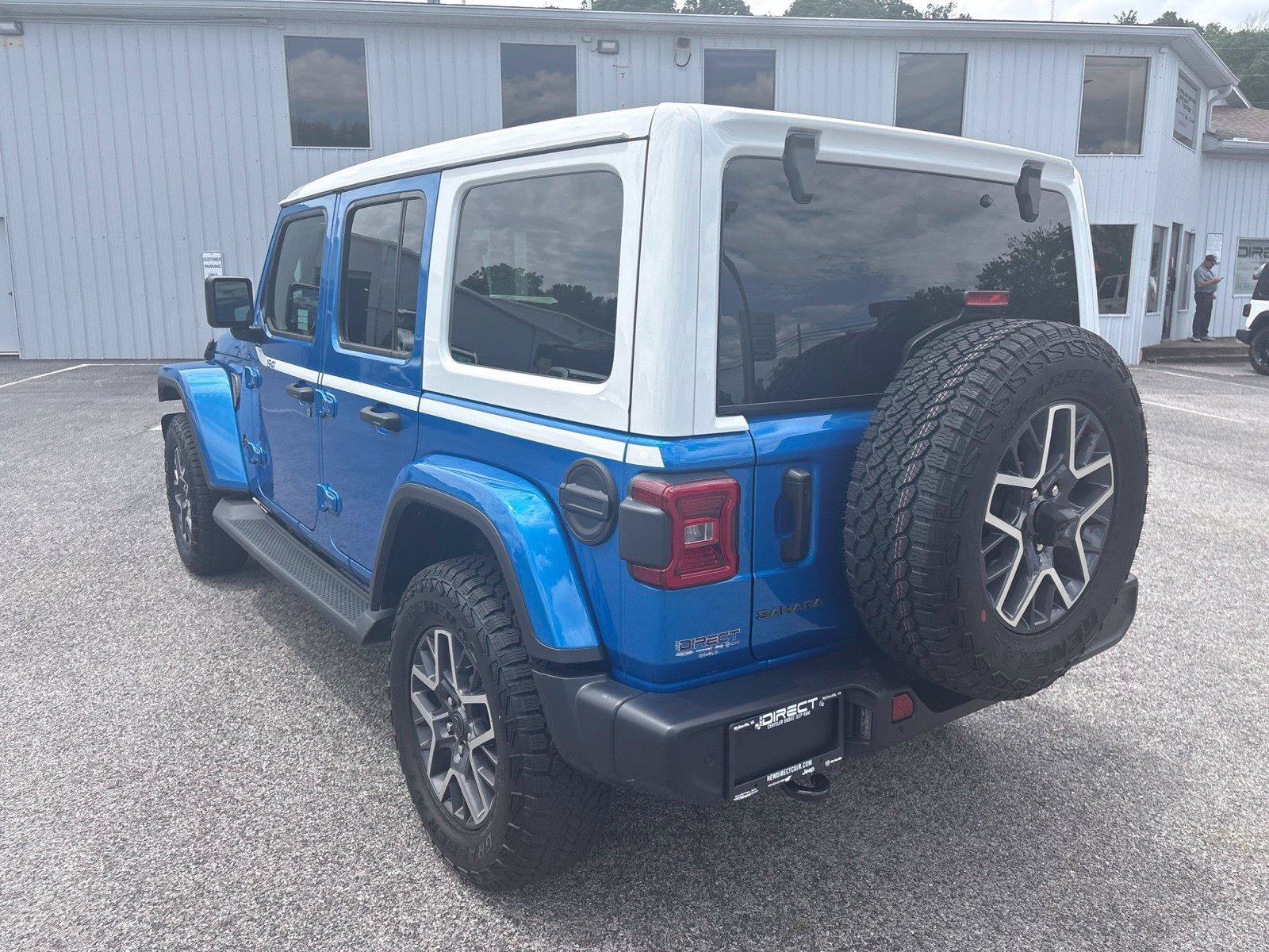 New 2026 Jeep Wrangler Unlimited Sahara w/ Whitecap Package AWD/4WD image 3