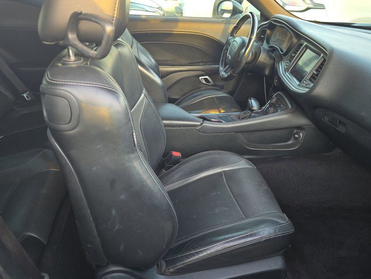 Used 2018 Dodge Challenger SXT Plus RWD image 6