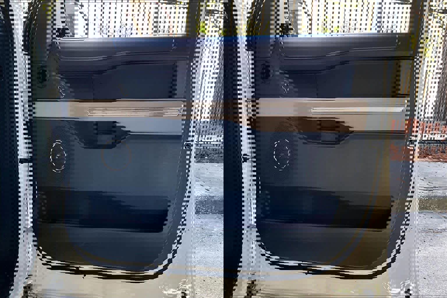 Used 2023 Ford Expedition Limited image 22