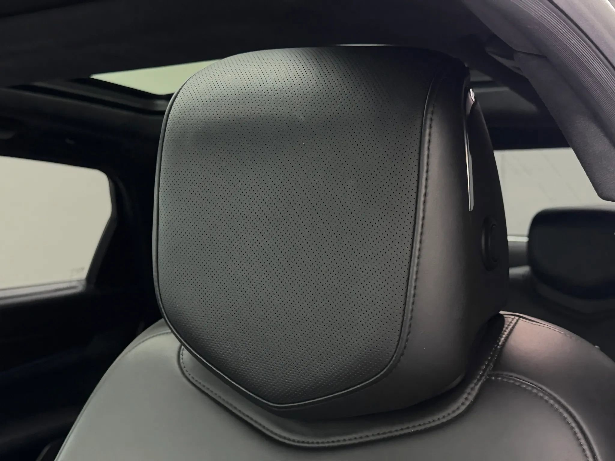 Used 2018 Cadillac CT6 Platinum AWD/4WD image 31