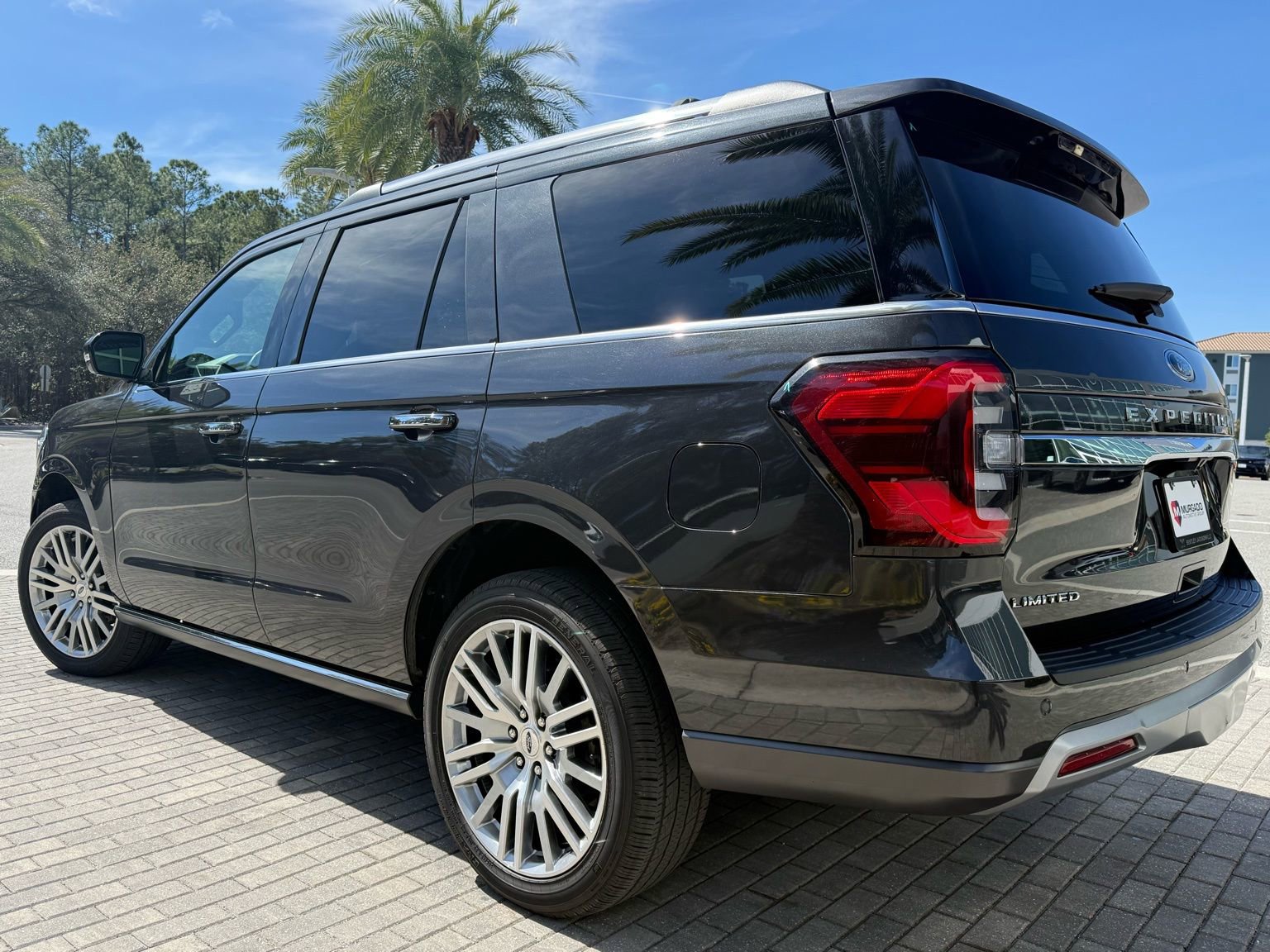 Used 2024 Ford Expedition Limited image 49