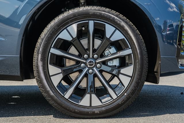 New 2027 Volvo XC60 B5 Plus AWD/4WD image 18