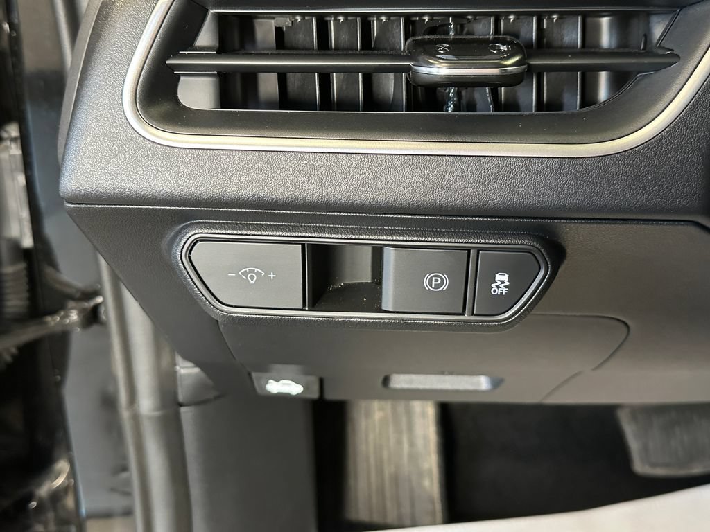 Used 2025 Kia K4 FWD image 17