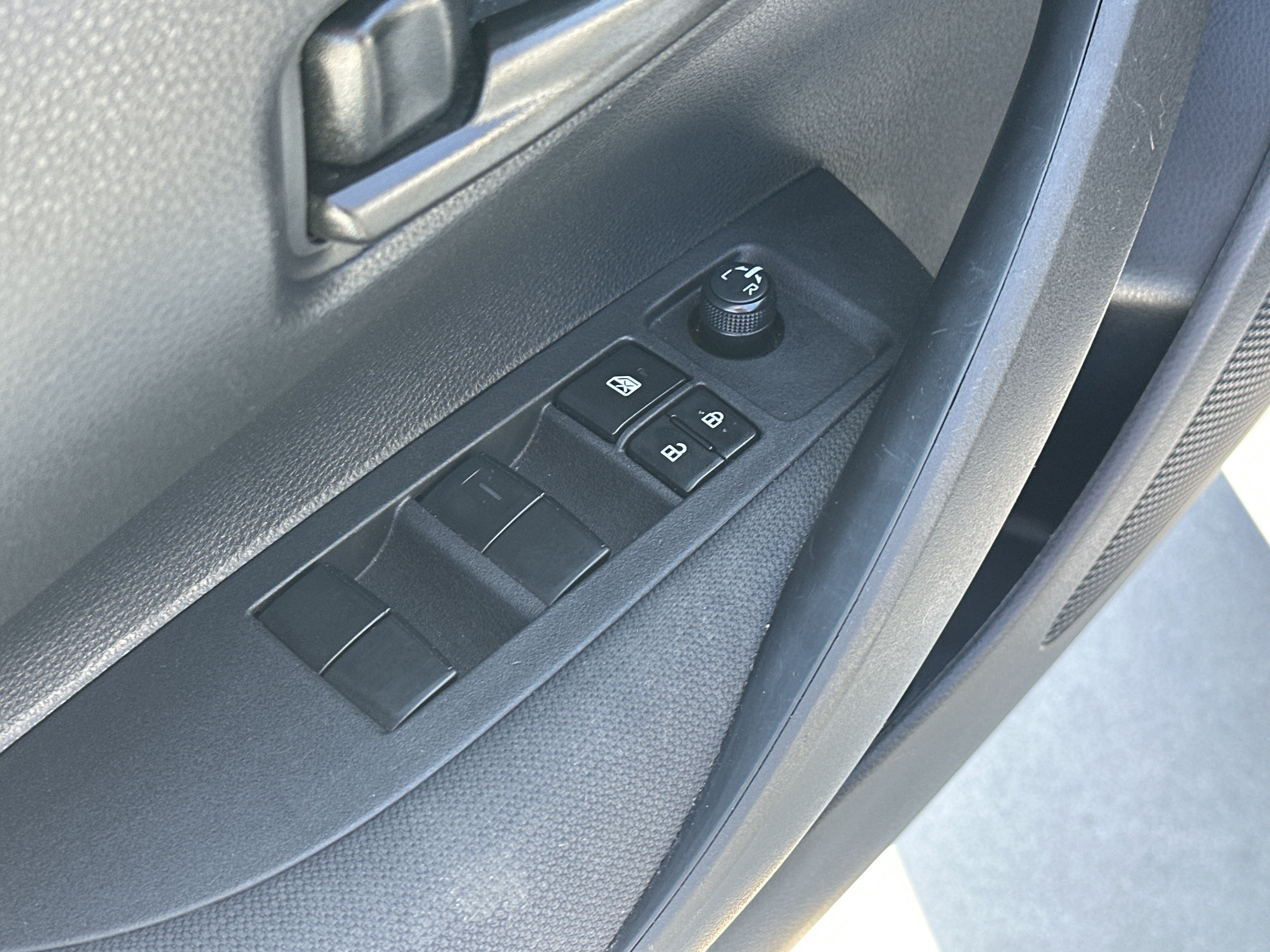 Used 2024 Toyota Corolla LE FWD image 15