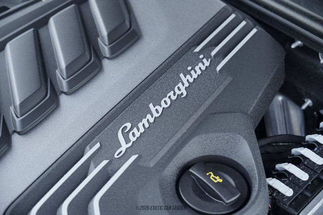 Used 2024 Lamborghini Urus S AWD/4WD image 18