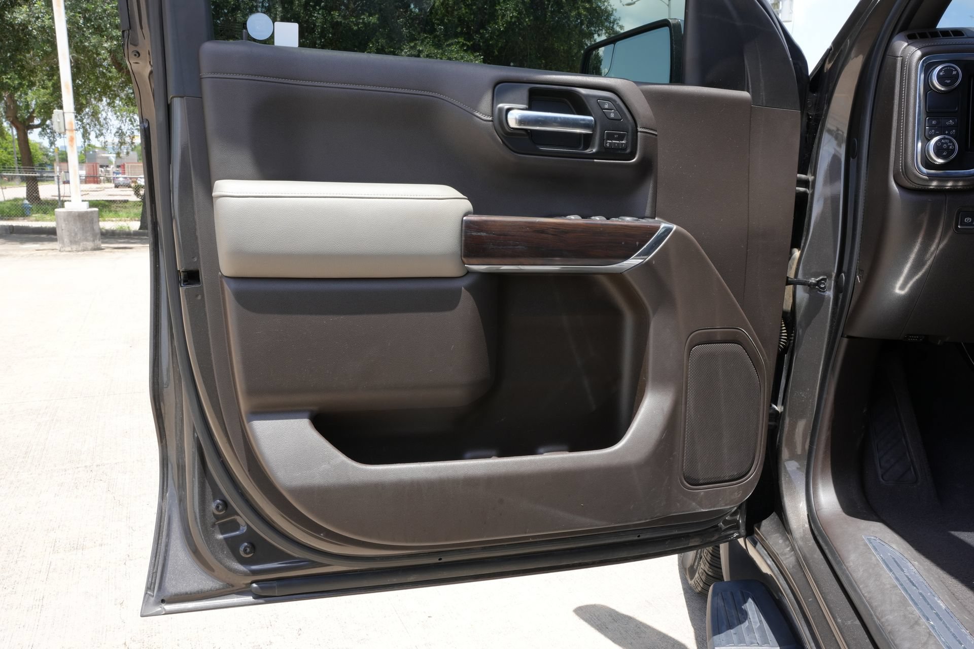 Used 2019 GMC Sierra 1500 SLT RWD image 15