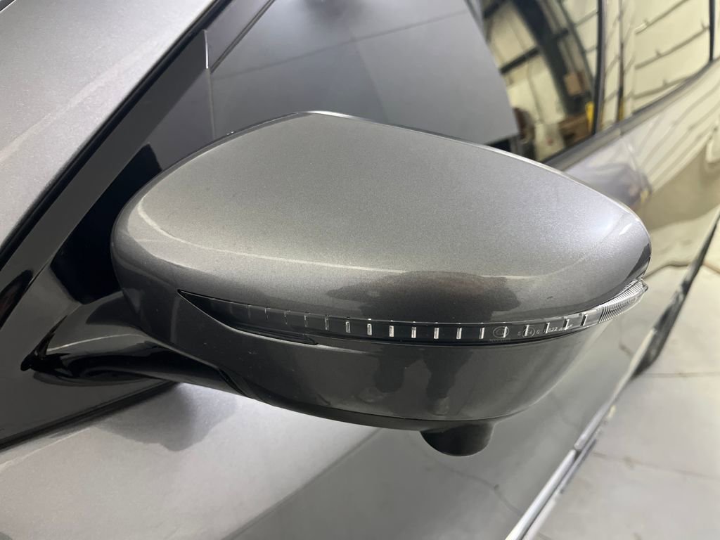 Used 2018 Nissan Pathfinder Platinum image 38