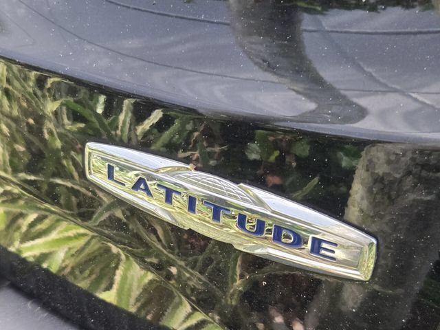 Used 2019 Jeep Renegade Latitude FWD image 8