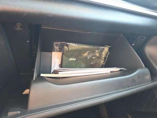 Certified 2024 Jeep Grand Cherokee L Laredo image 24