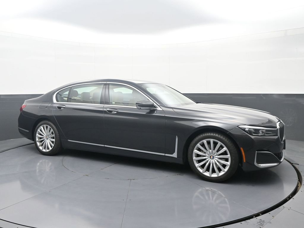 Used 2022 BMW 740i xDrive w/ Premium Package image 3