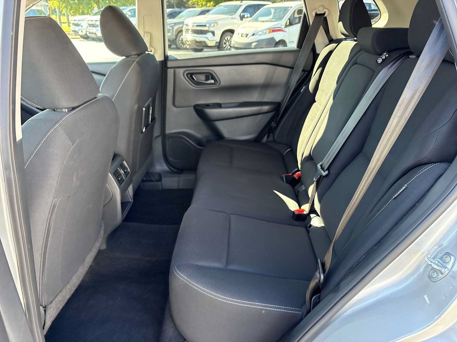 Used 2024 Nissan Rogue S AWD/4WD image 23