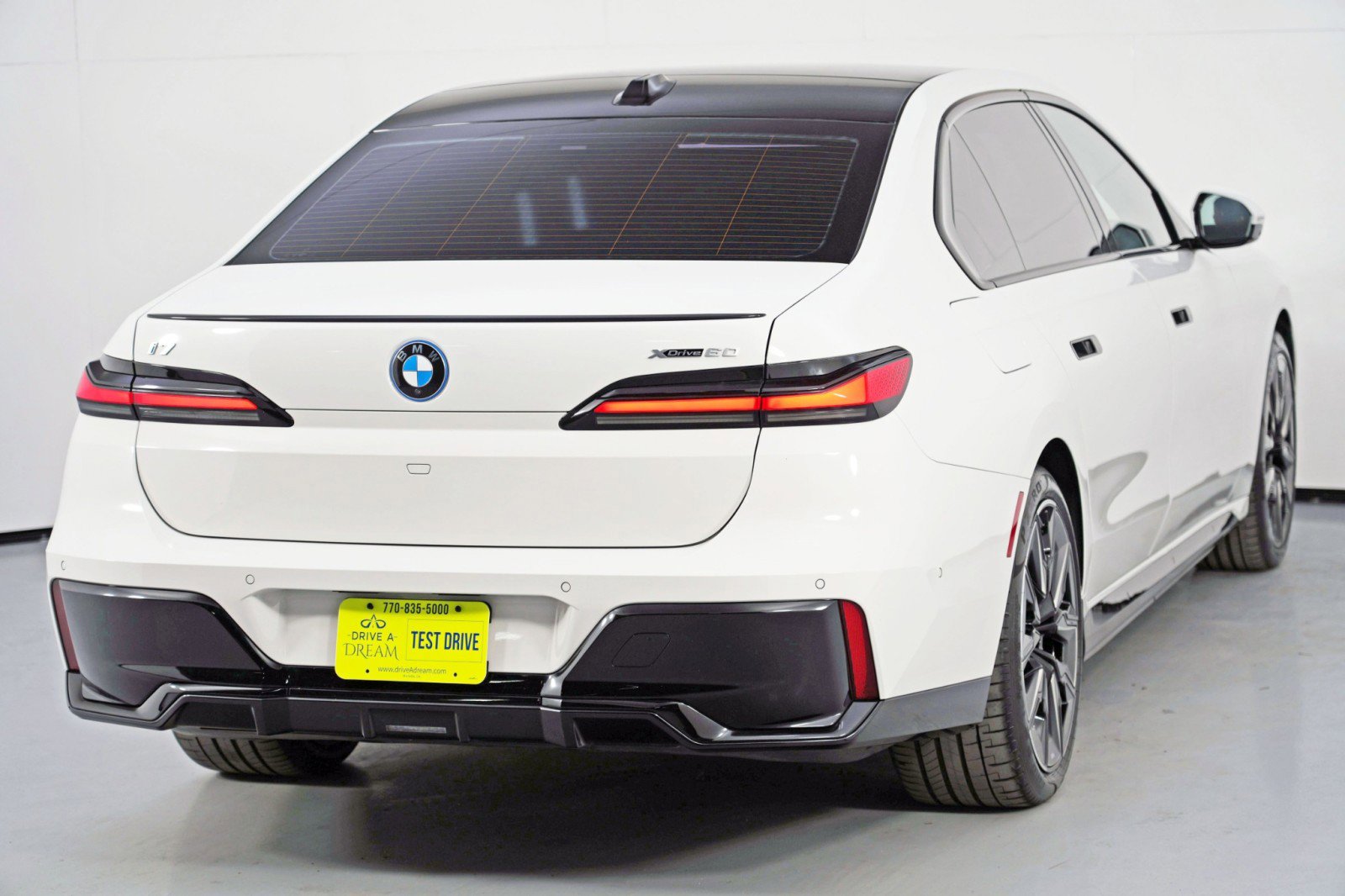 Used 2023 BMW i7 xDrive60 w/ Executive Package 2 image 65