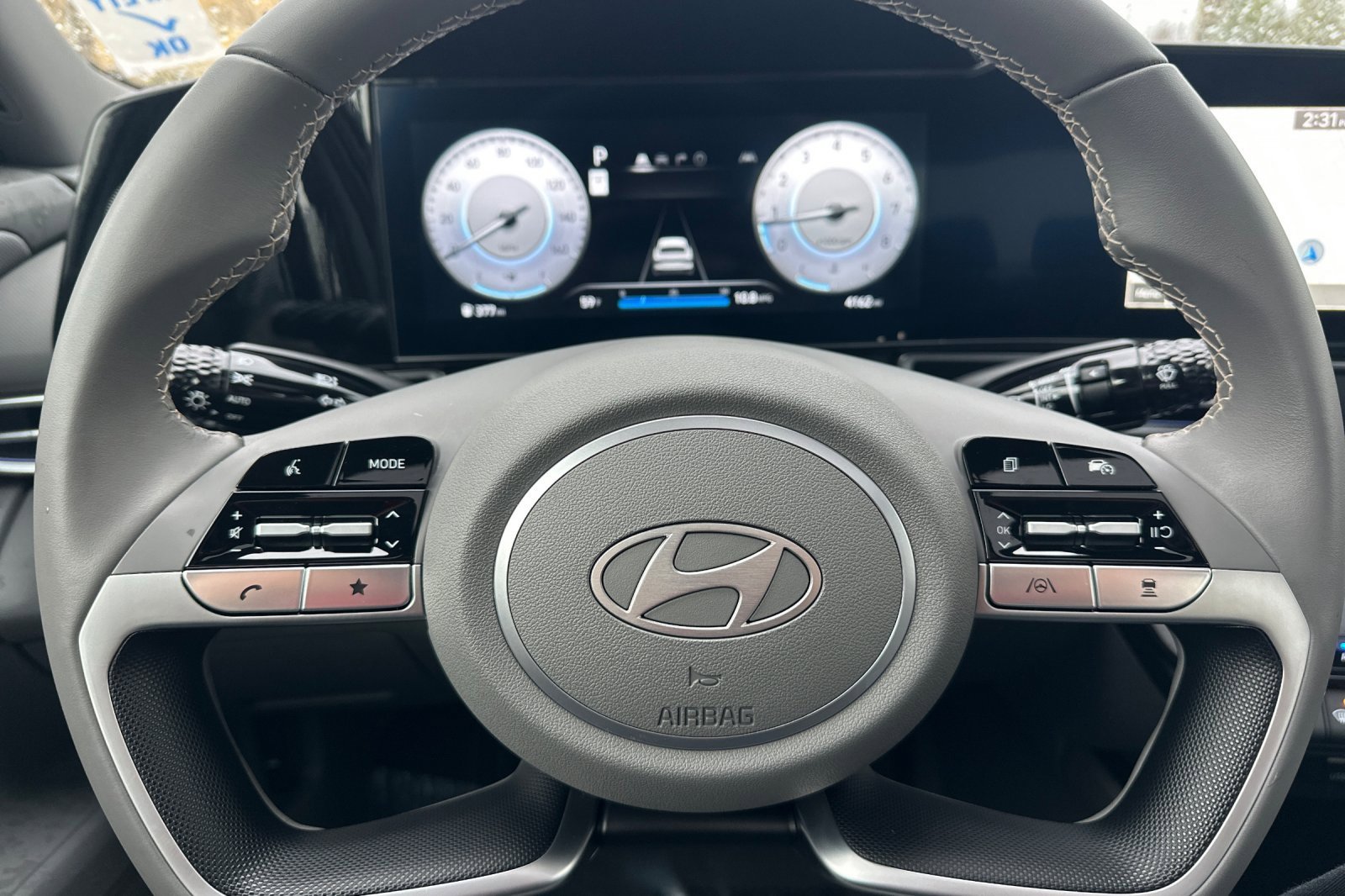 Used 2024 Hyundai Elantra SEL w/ Convenience Package image 23