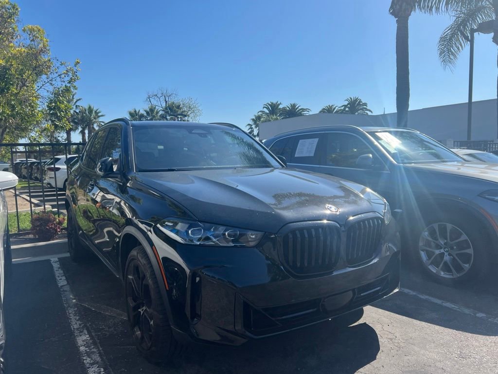 Used 2024 BMW X5 sDrive40i w/ Premium Package RWD image 2