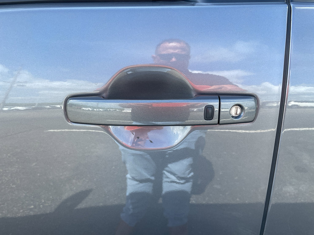 Certified 2024 Nissan Frontier SL w/ Technology Package image 5