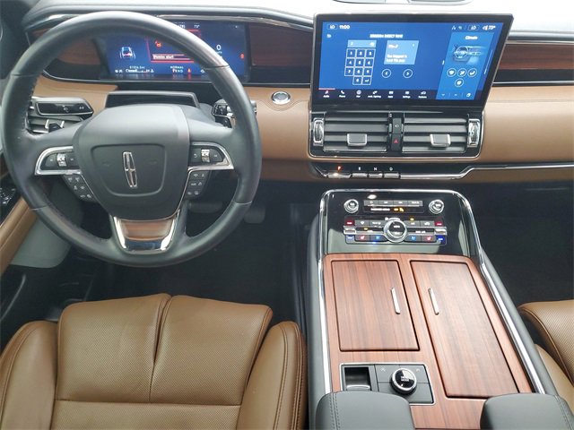 Used 2023 Lincoln Navigator Reserve image 17