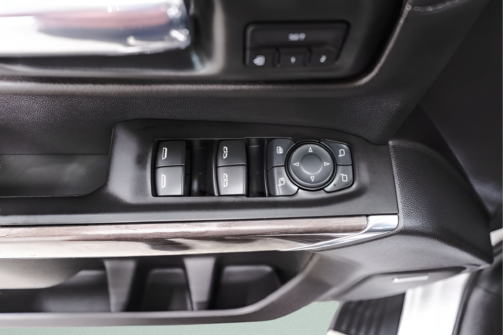 Used 2020 Chevrolet Silverado 1500 LTZ w/ LTZ Premium Package AWD/4WD image 26