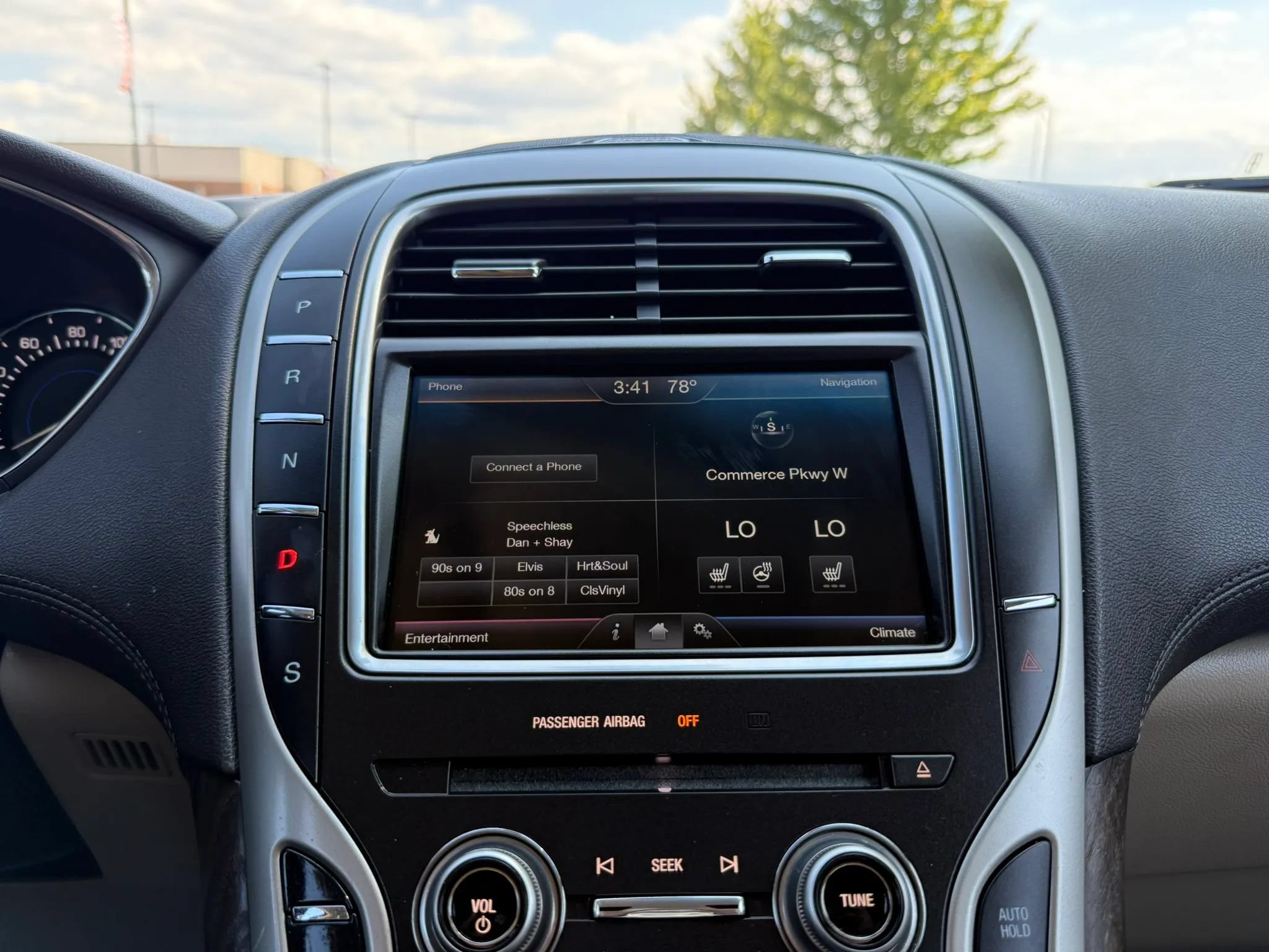 Used 2016 Lincoln MKX Select w/ Select Plus Package AWD/4WD image 35