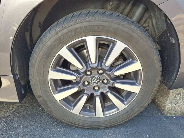 Used 2020 Toyota Sienna Limited AWD/4WD image 4