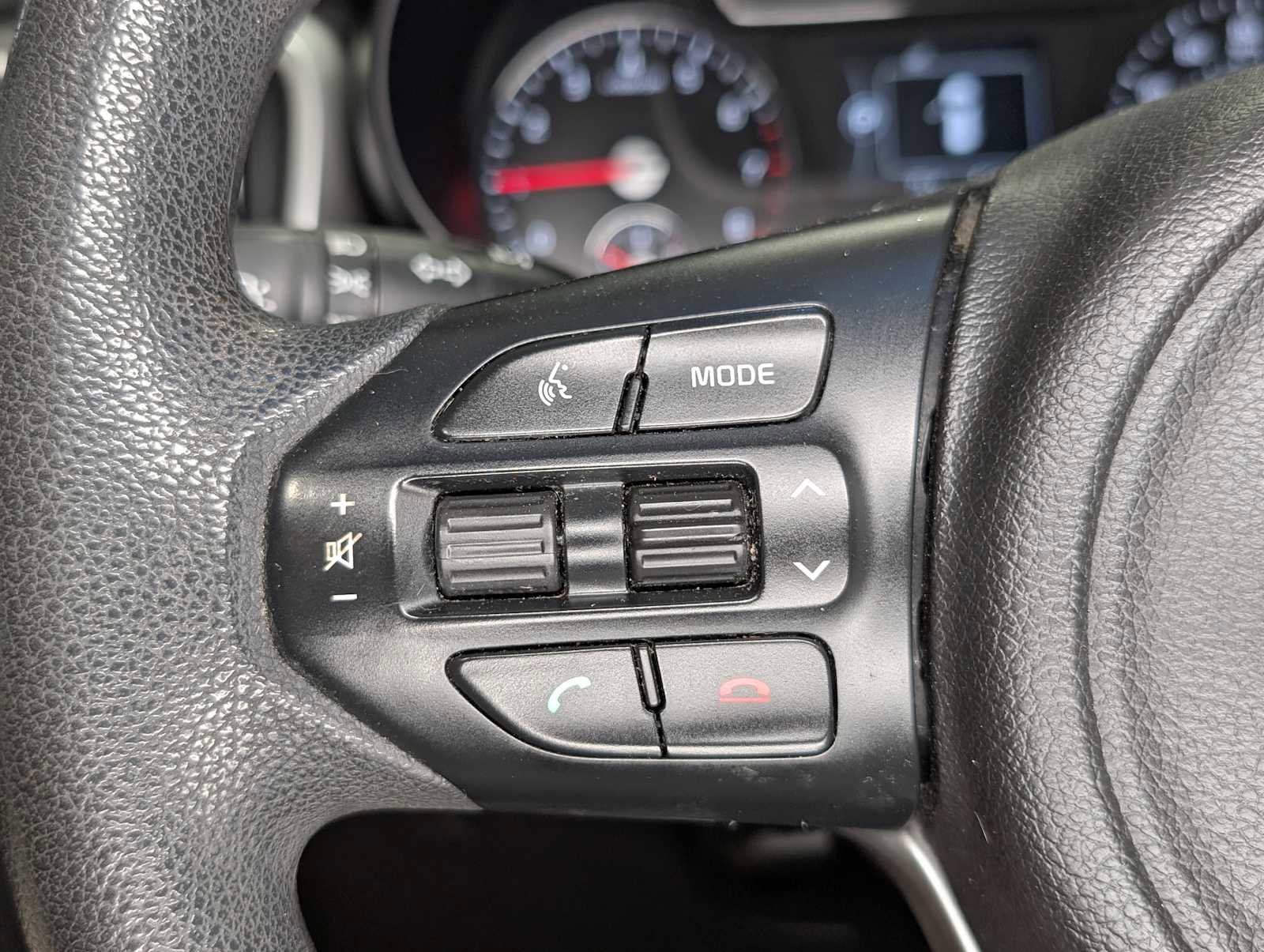 Used 2018 Kia Sorento LX image 33