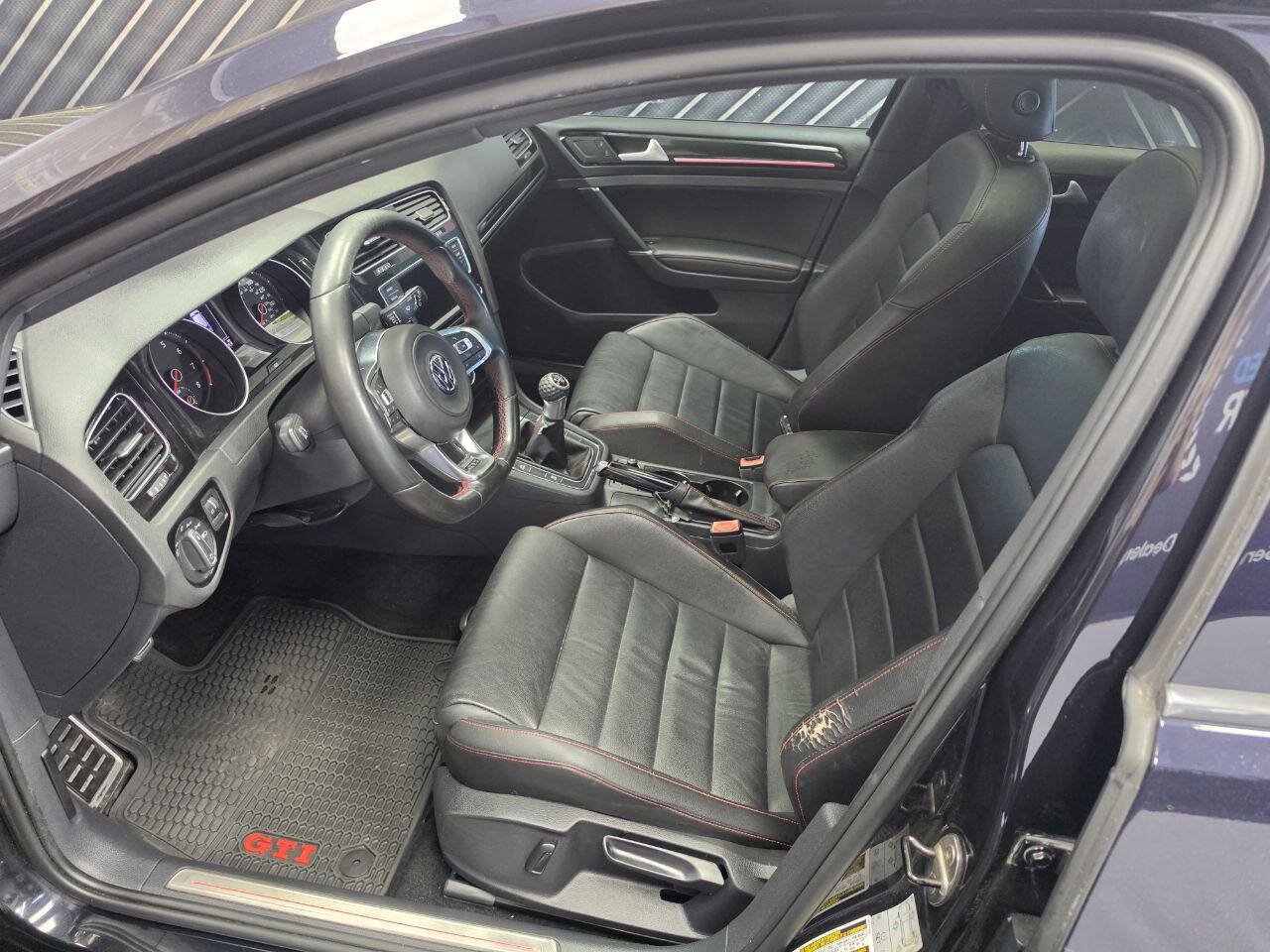 Used 2016 Volkswagen GTI SE FWD image 12
