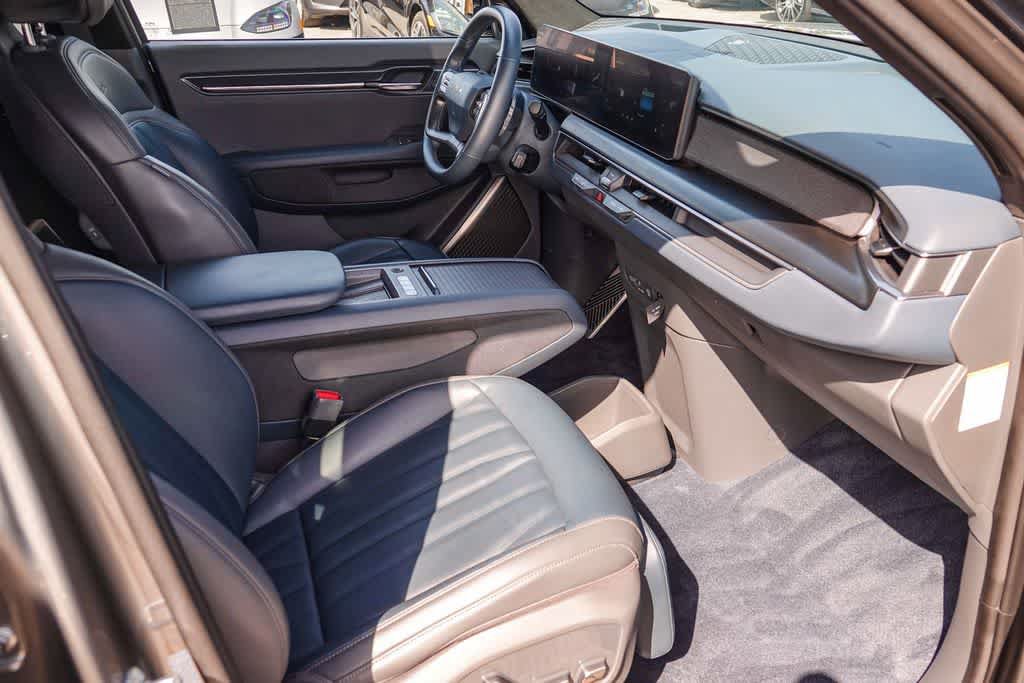 Certified 2024 Kia EV9 GT-Line AWD/4WD image 15