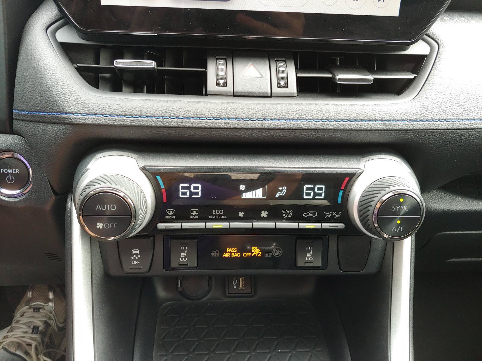 Used 2024 Toyota RAV4 XSE AWD/4WD image 21