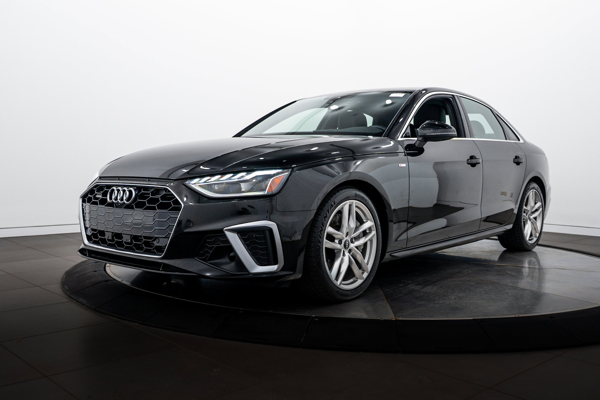 Used 2022 Audi A4 2.0T Premium Plus w/ Premium Plus Package AWD/4WD image 7