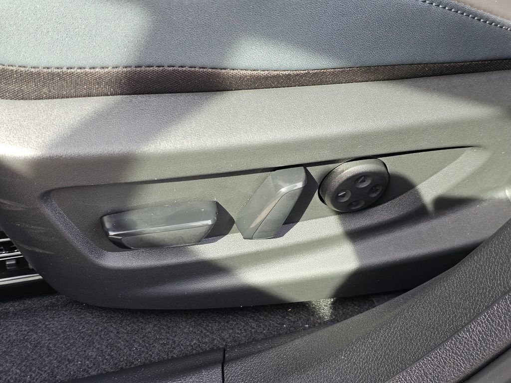 New 2026 Nissan Leaf Platinum+ FWD image 30