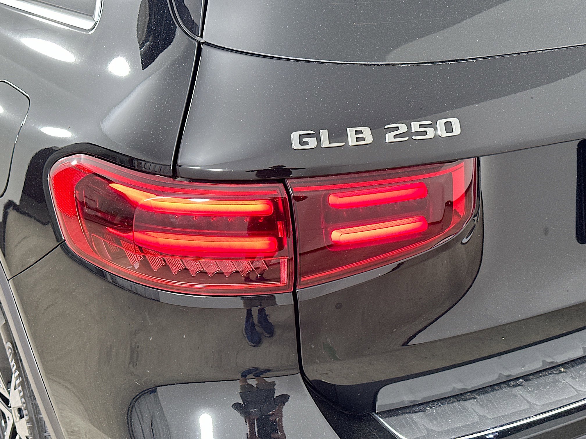 Certified 2025 Mercedes-Benz GLB 250 4MATIC image 43