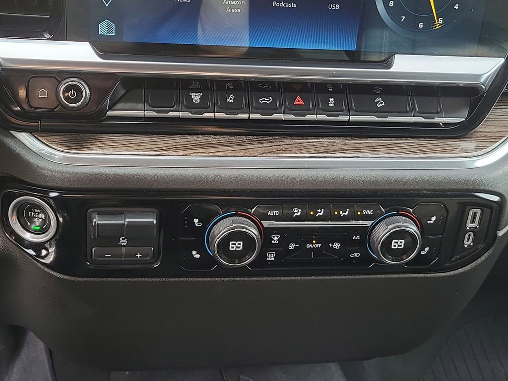 Used 2024 Chevrolet Silverado 2500 LT image 33