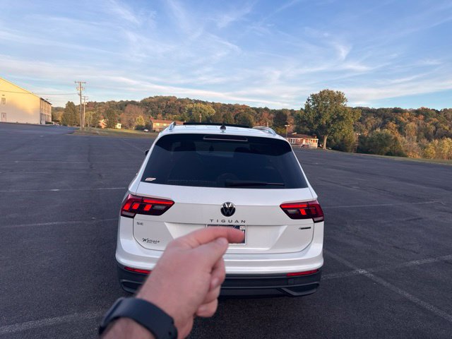 Used 2023 Volkswagen Tiguan SE AWD/4WD image 4