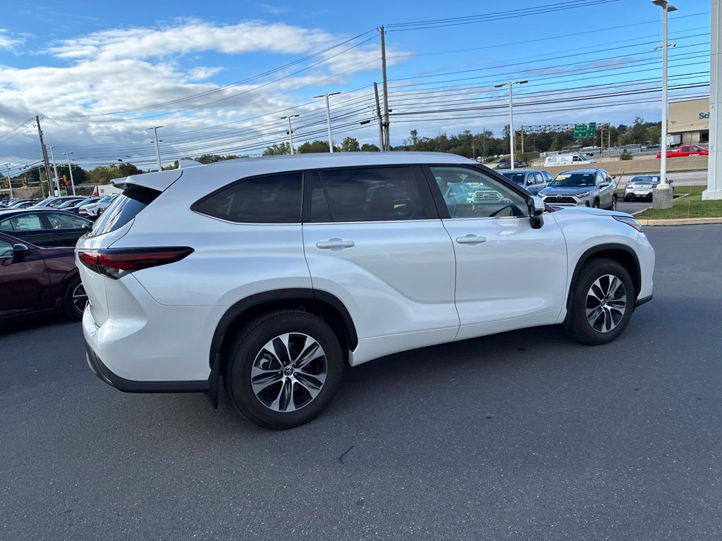 Certified 2026 Toyota Highlander XLE AWD/4WD image 7