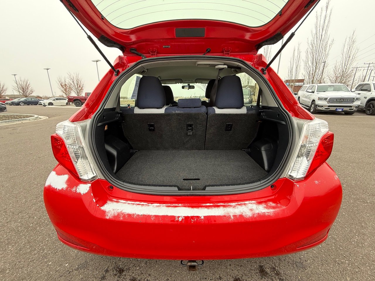 Used 2013 Toyota Yaris LE image 36