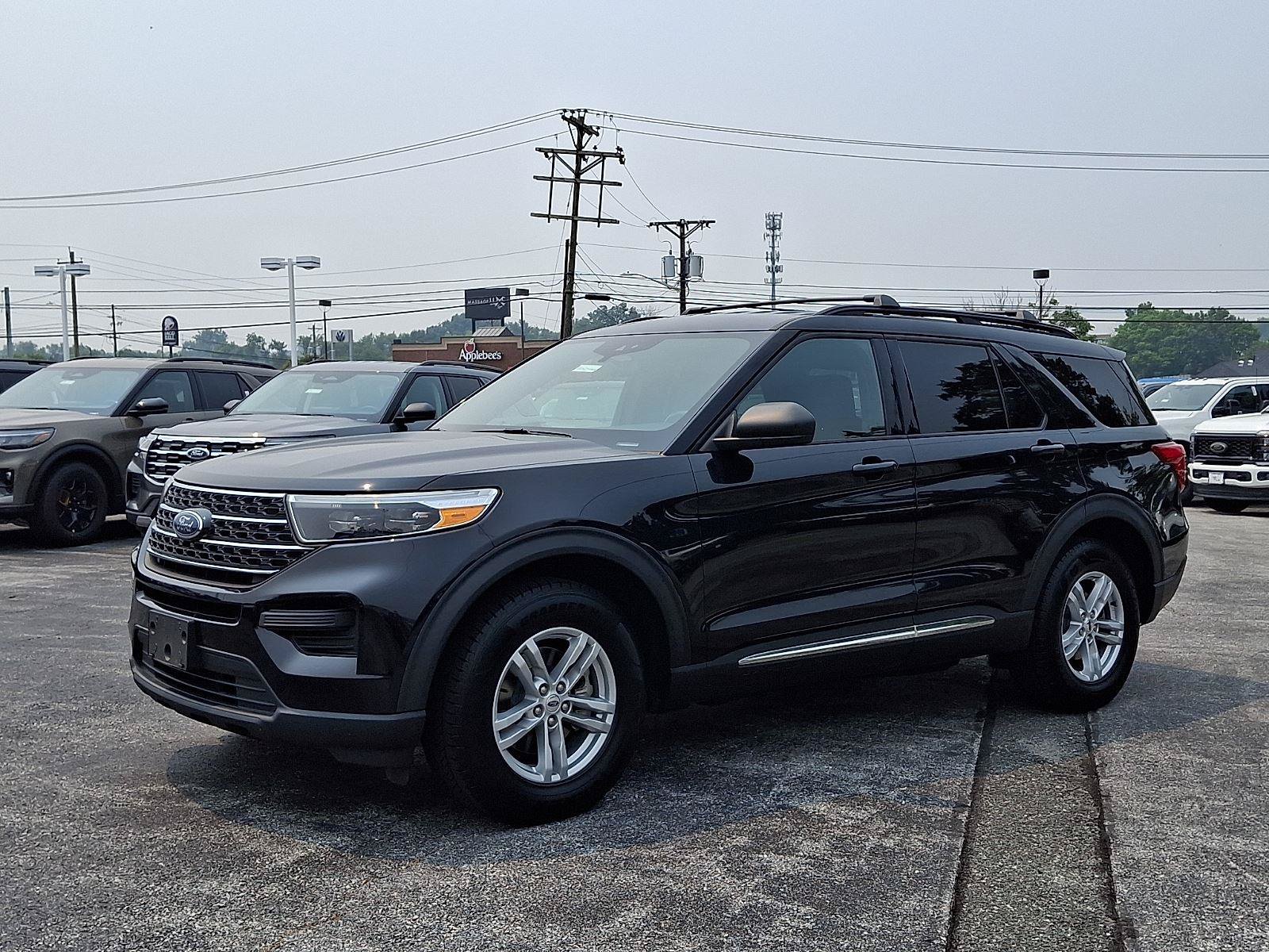 Used 2020 Ford Explorer XLT w/ Comfort Package AWD/4WD image 3