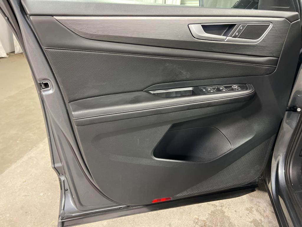 Used 2024 Volkswagen Atlas Cross Sport SE image 22