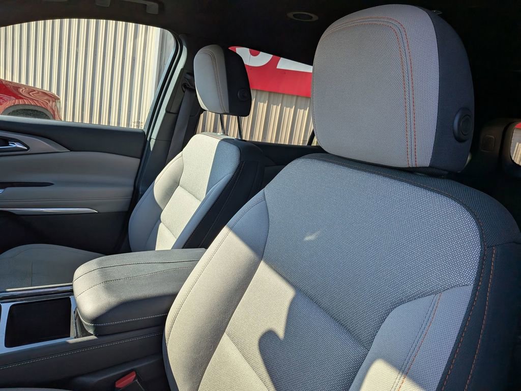 Certified 2025 Chevrolet Traverse LT image 13